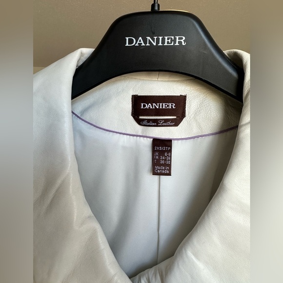 Danier double breasted white leather jacket - Picture 7 of 7